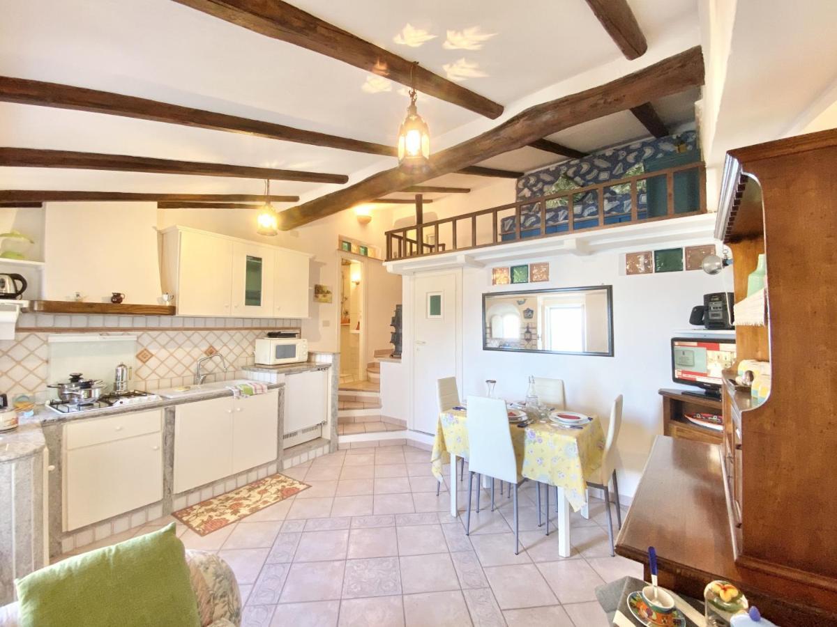 Holidaycasa Gio - In Centro Vista Mare 스펠론가 외부 사진