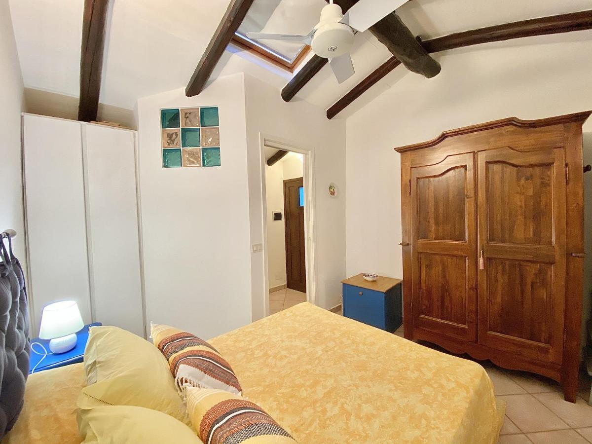 Holidaycasa Gio - In Centro Vista Mare 스펠론가 외부 사진